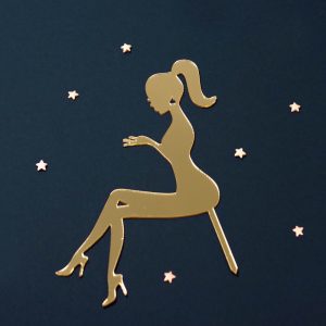 Топпер акриловый "Сидящая девушка", золотой