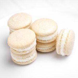 Печенье макарон, цвет молочный (крышечки), пара