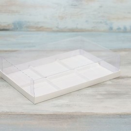 Короб на 6 муссовых пирожных 30*19,5*8 с прозрачным куполом.