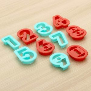 Набор вырубок пластиковых "Цифры", размер цифры 4*5*1,2 см.