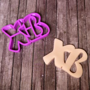 Вырубка пластиковая "ХВ" 7,5*11 см.