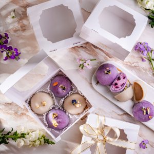 Коробка для Моти с окном белая ПРЕМИУМ 13,5*13,5*5 см.