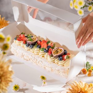 Коробка для рулета с окном белая ПРЕМИУМ 33*13*12 см.