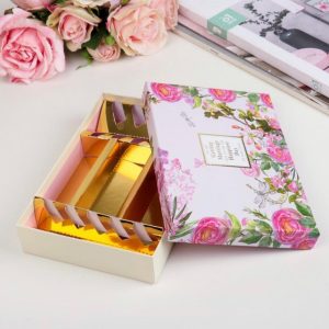 Пакет с коробкой