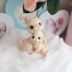 Фигурка из глазури "Мама и зайчонок"