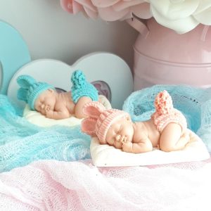 Фигурка из глазури "Малыш в голубом"