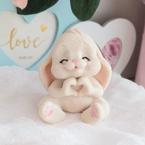 Фигурка из глазури "Зайка Лайкер"