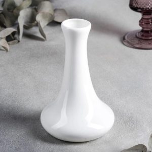 Ваза белая 9,5*14,5 см.
