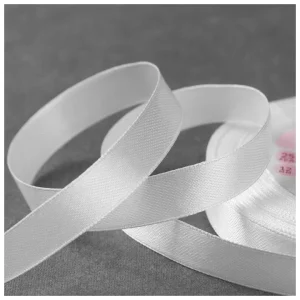 Лента атласная белая, ширина 12 мм., длина 23 метра. №1