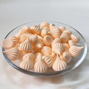 Сахарные фигурки безе рифленые малые персиковые, 100 гр.